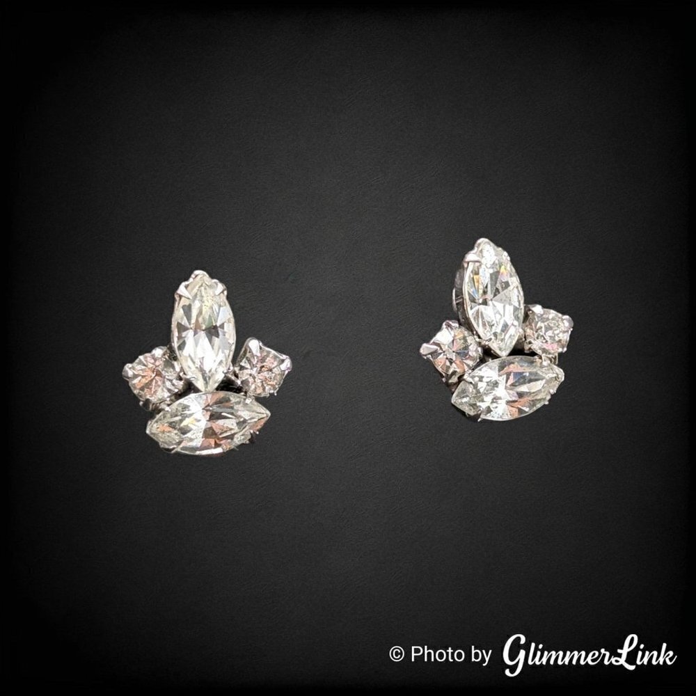 VTG Floral Clear Rhinestone Petite Mid Century Silver Tone Screw Back Earrings
